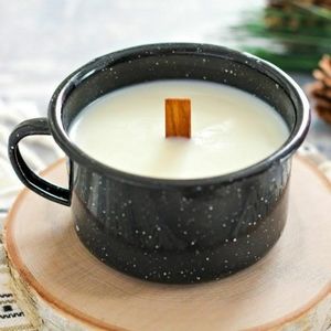 Campfire mug candle
